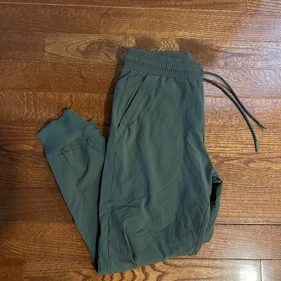 ALO Yoga Pants Alo Joggers Poshmark